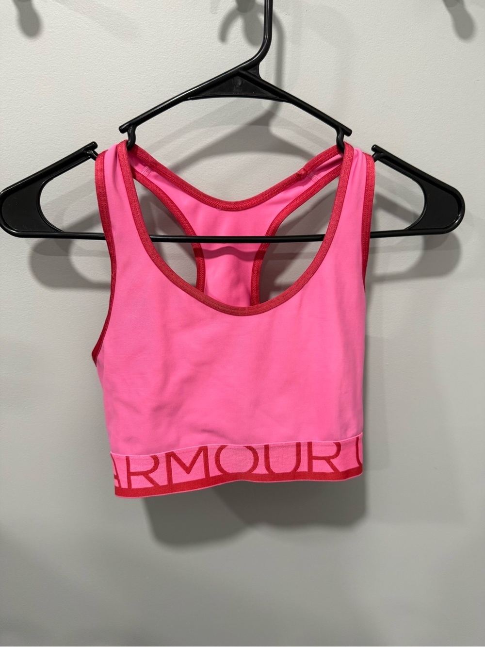 Under armour sports bra size medium